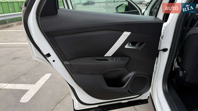 Хэтчбек Citroen C4 2022 в Киеве