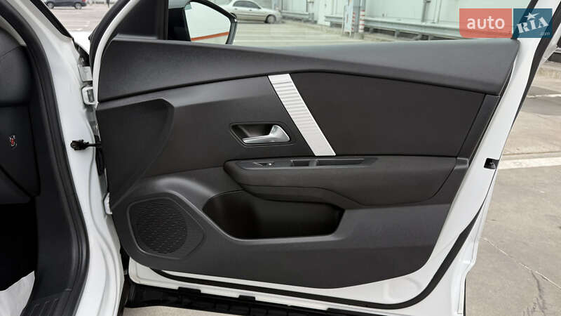 Хэтчбек Citroen C4 2022 в Киеве