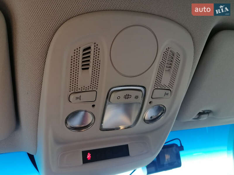 Хетчбек Citroen C4 2013 в Києві фото 17 Хетчбек Citroen C4 2013 в Києві