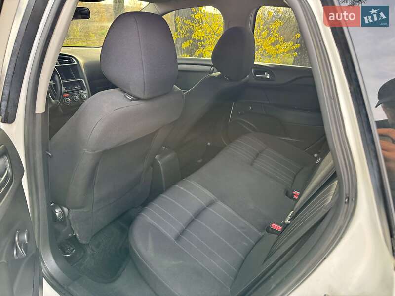 Хэтчбек Citroen C4 2013 в Киеве фото 21 Хэтчбек Citroen C4 2013 в Киеве