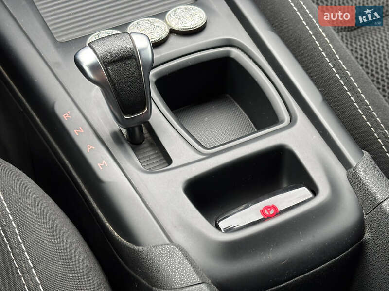 Хетчбек Citroen C4 2015 в Києві фото 24 Хетчбек Citroen C4 2015 в Києві