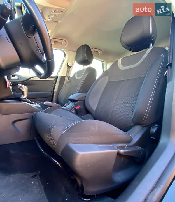 Хэтчбек Citroen C4 2015 в Ровно фото 20 Хэтчбек Citroen C4 2015 в Ровно