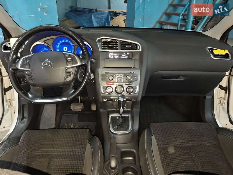 Хетчбек Citroen C4 2012 в Вараші