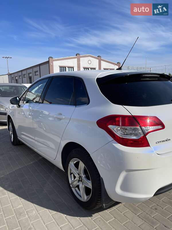 Хэтчбек Citroen C4 2011 в Полтаве