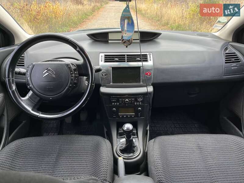 Хетчбек Citroen C4 2010 в Млиніві