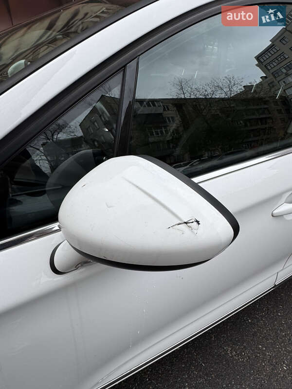 Хетчбек Citroen C4 2012 в Києві фото 18 Хетчбек Citroen C4 2012 в Києві