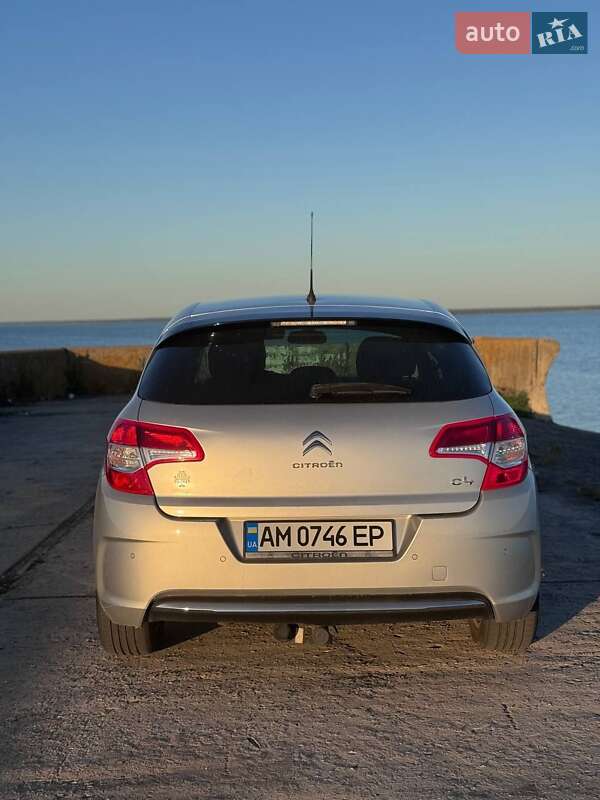 Хэтчбек Citroen C4 2012 в Киеве