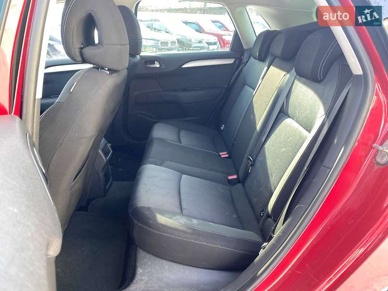 Хетчбек Citroen C4 2011 в Києві фото 10 Хетчбек Citroen C4 2011 в Києві
