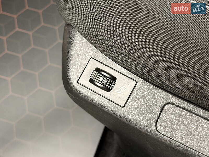 Хэтчбек Citroen C4 2013 в Киеве фото 23 Хэтчбек Citroen C4 2013 в Киеве