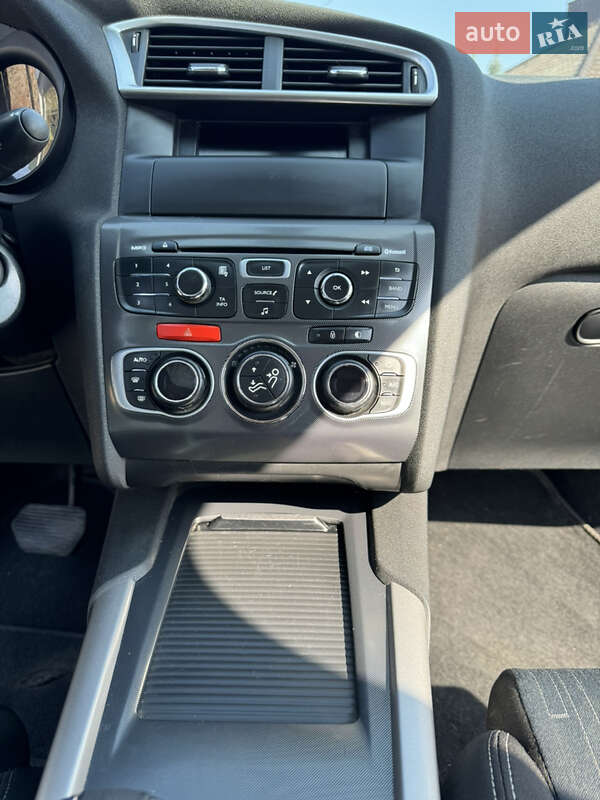 Седан Citroen C4 2013 в Луцке