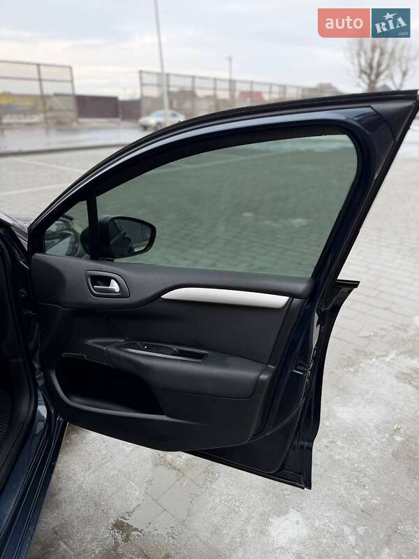 Хэтчбек Citroen C4 2012 в Ивано-Франковске фото 30 Хэтчбек Citroen C4 2012 в Ивано-Франковске