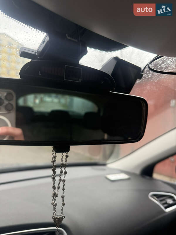 Хэтчбек Citroen C4 2012 в Ивано-Франковске фото 14 Хэтчбек Citroen C4 2012 в Ивано-Франковске