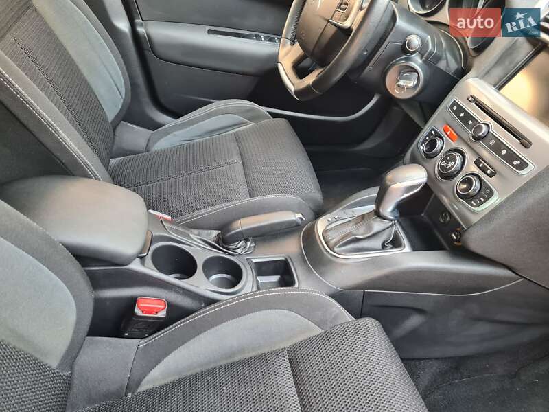 Хэтчбек Citroen C4 2016 в Львове