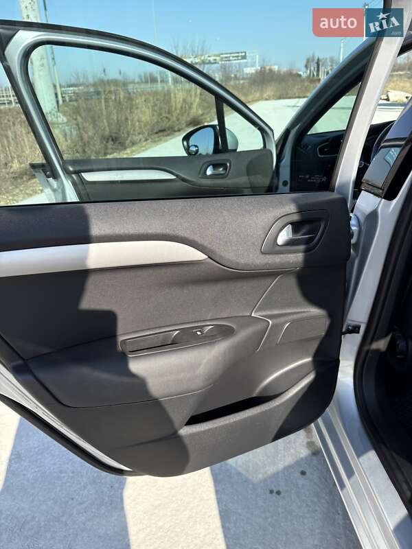 Хетчбек Citroen C4 2011 в Львові