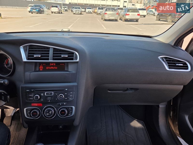 Хэтчбек Citroen C4 2012 в Киеве