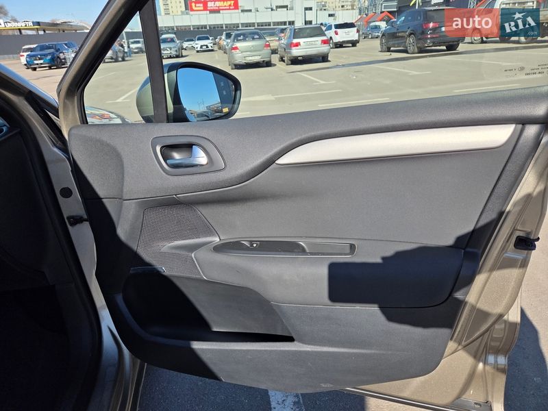 Хэтчбек Citroen C4 2012 в Киеве