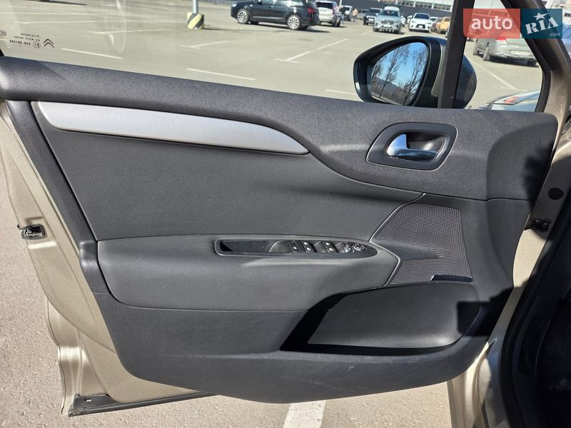 Хэтчбек Citroen C4 2012 в Киеве