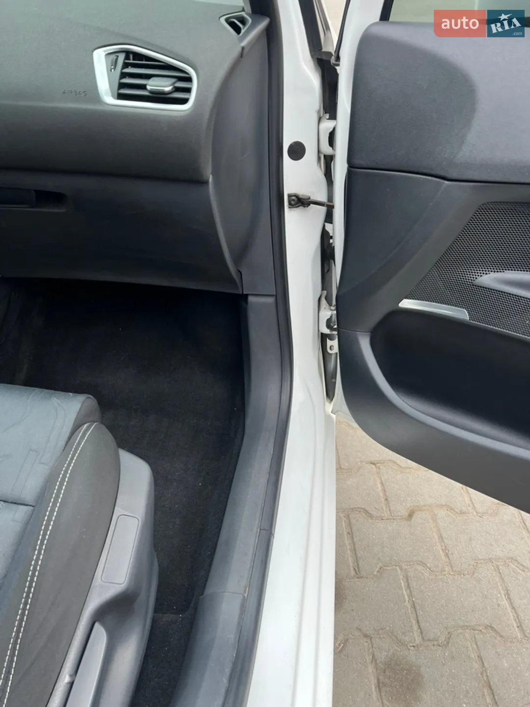 2011 Citroen C4 - мініатюра 32