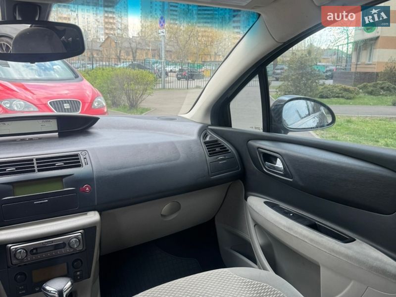 Хэтчбек Citroen C4 2007 в Киеве фото 16 Хэтчбек Citroen C4 2007 в Киеве