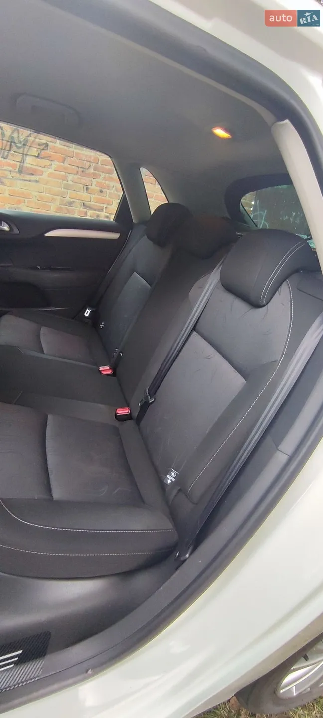2011 Citroen C4 - мініатюра 11