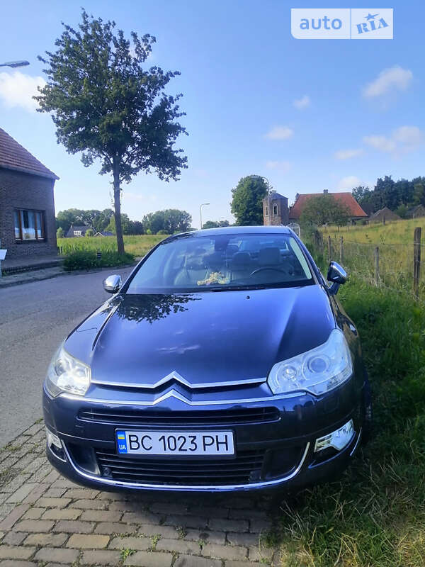 Седан Citroen C5 2010 в Городку