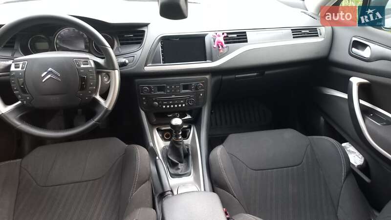 Седан Citroen C5 2010 в Нововолынске