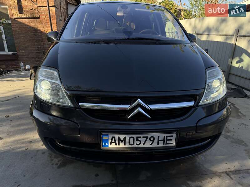 Минивэн Citroen C8 2013 в 