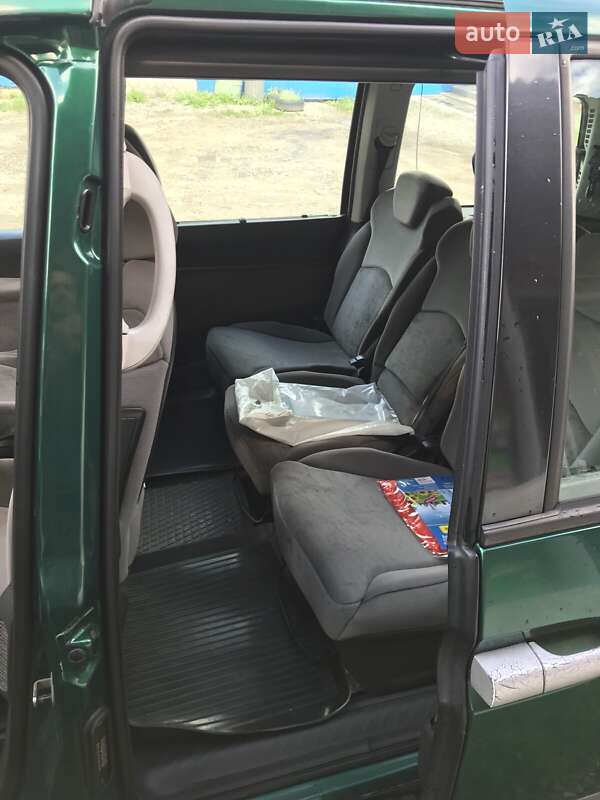 Минивэн Citroen C8 2003 в Баре фото 6 Минивэн Citroen C8 2003 в Баре