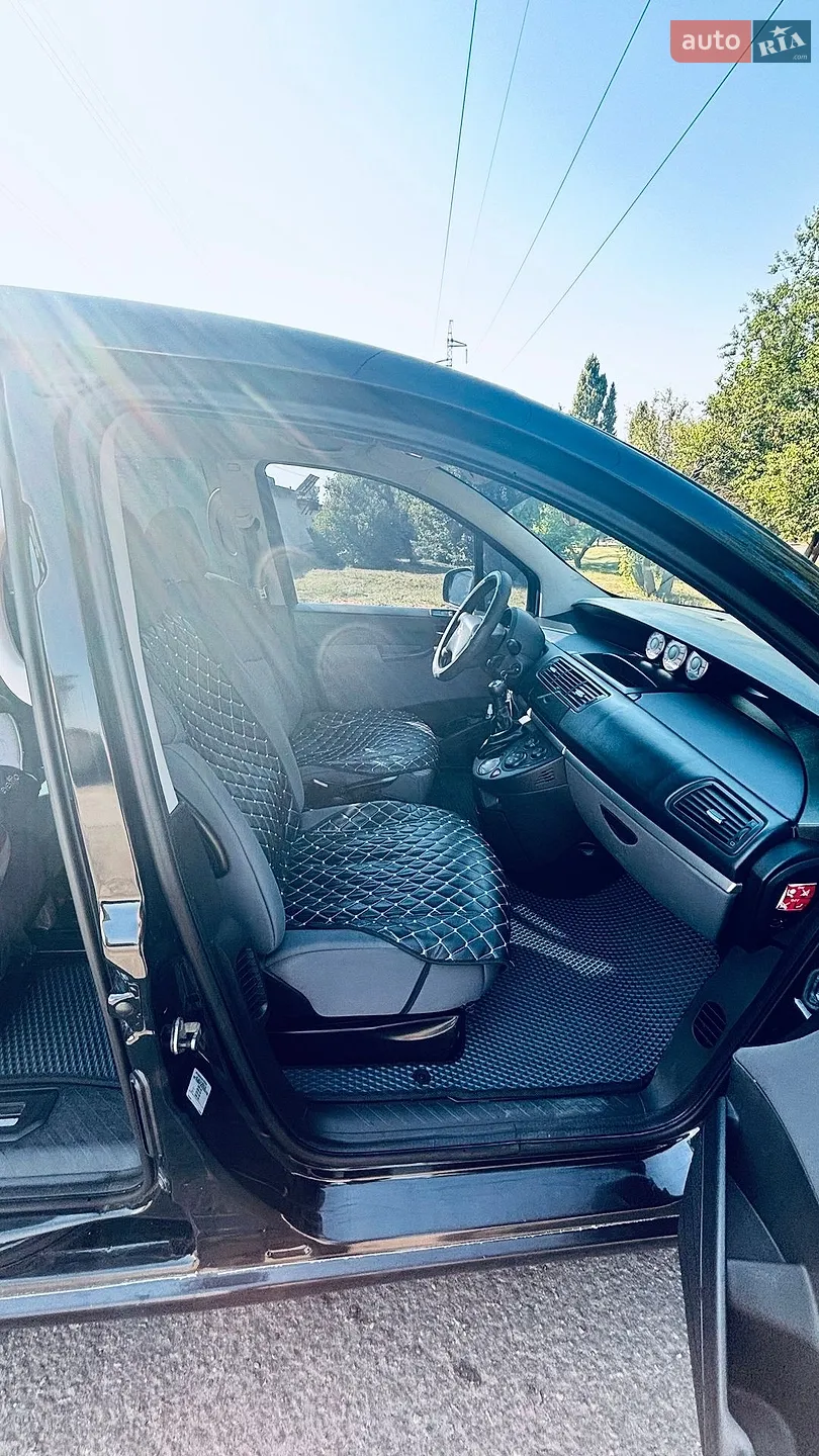 2010 Citroen C8 - мініатюра 17