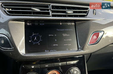 Хэтчбек Citroen DS3 2010 в 