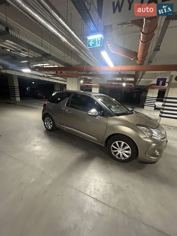 Хэтчбек Citroen DS3 2010 в Хмельницком