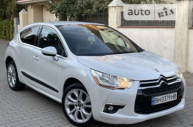 Хэтчбек Citroen DS4 2012 в 