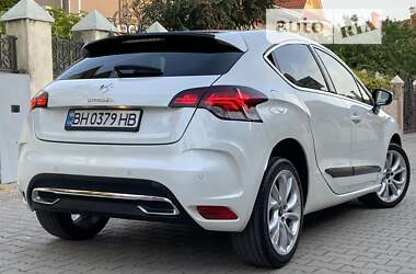 Хэтчбек Citroen DS4 2012 в 