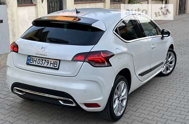 Хэтчбек Citroen DS4 2012 в 