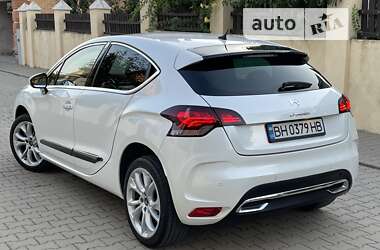 Хэтчбек Citroen DS4 2012 в 