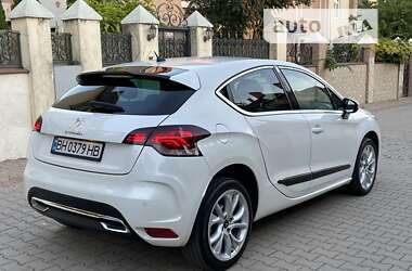 Хэтчбек Citroen DS4 2012 в 
