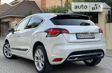 Хэтчбек Citroen DS4 2012 в 