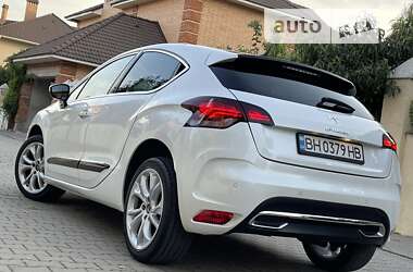 Хэтчбек Citroen DS4 2012 в 