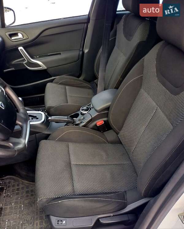 Хэтчбек Citroen DS4 2012 в Киеве