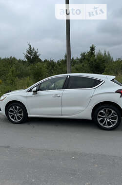 Хэтчбек Citroen DS4 2012 в 