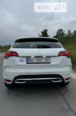 Хэтчбек Citroen DS4 2012 в 