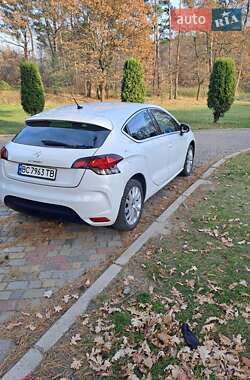 Хэтчбек Citroen DS4 2012 в 