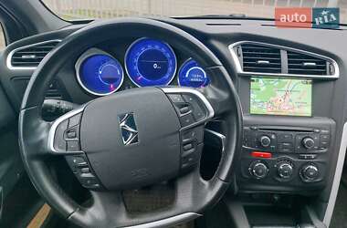 Хэтчбек Citroen DS4 2012 в 