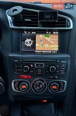 Хэтчбек Citroen DS4 2011 в 