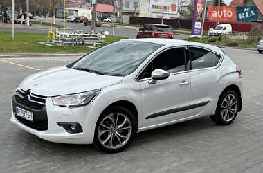 Хэтчбек Citroen DS4 2012 в 