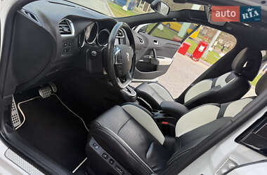 Хэтчбек Citroen DS4 2012 в 