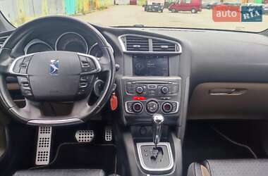 Хэтчбек Citroen DS4 2012 в 