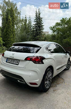 Хэтчбек Citroen DS4 2012 в 