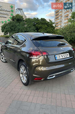 Хэтчбек Citroen DS4 2012 в 