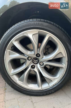 Хэтчбек Citroen DS4 2012 в 